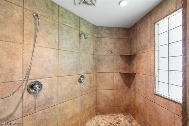 2252 Heston Drive, Lake Milton, OH 44429