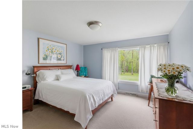 2252 Heston Drive, Lake Milton, OH 44429