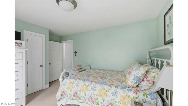 2252 Heston Drive, Lake Milton, OH 44429