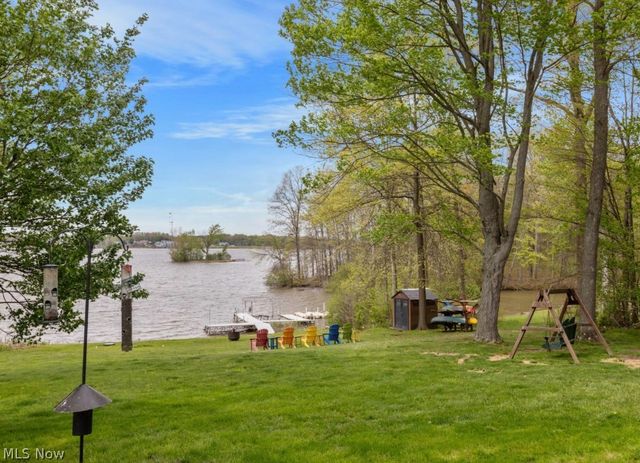 2252 Heston Drive, Lake Milton, OH 44429