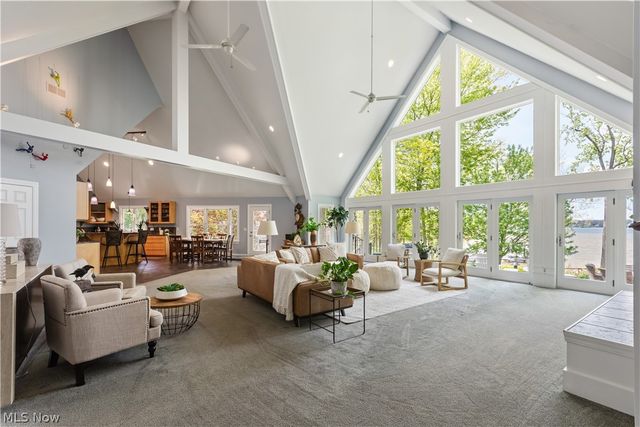 2252 Heston Drive, Lake Milton, OH 44429