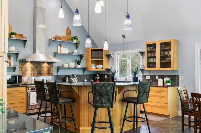 2252 Heston Drive, Lake Milton, OH 44429