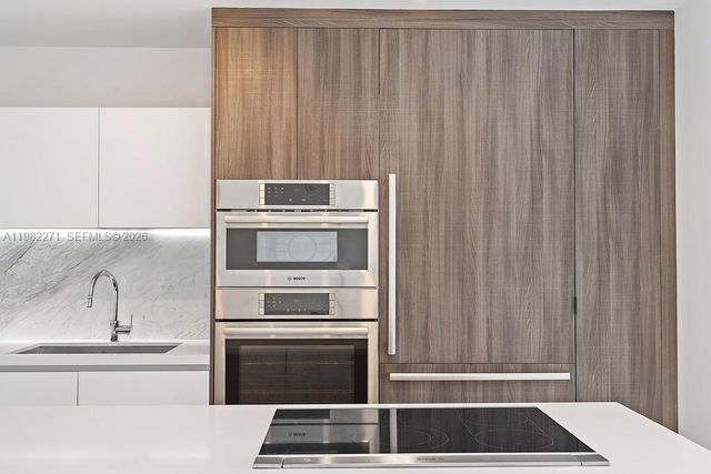 851 NE 1st Ave 2102, Miami, FL 33132