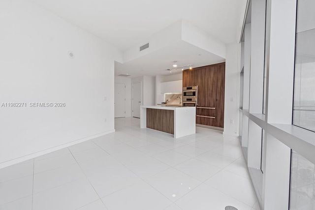 851 NE 1st Ave 2102, Miami, FL 33132