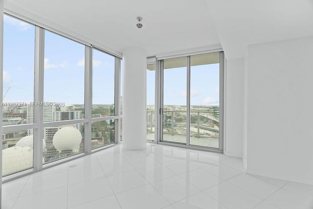 851 NE 1st Ave 2102, Miami, FL 33132