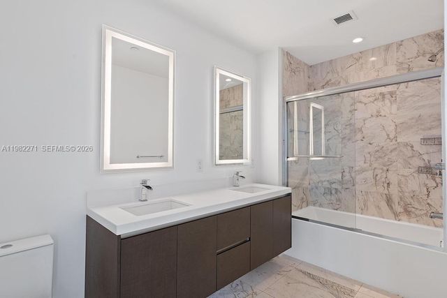 851 NE 1st Ave 2102, Miami, FL 33132