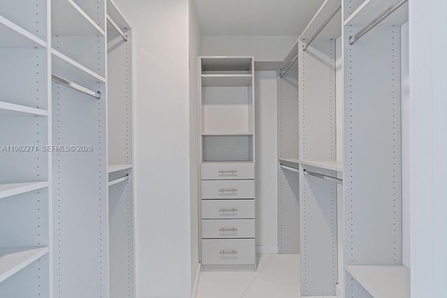 851 NE 1st Ave 2102, Miami, FL 33132