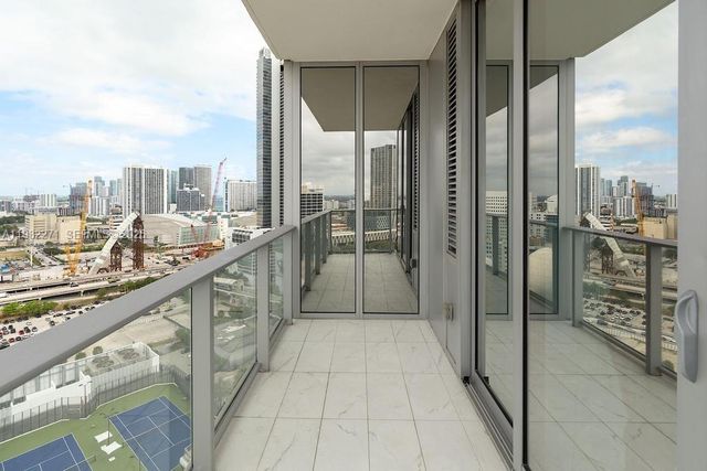 851 NE 1st Ave 2102, Miami, FL 33132