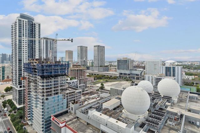 851 NE 1st Ave 2102, Miami, FL 33132