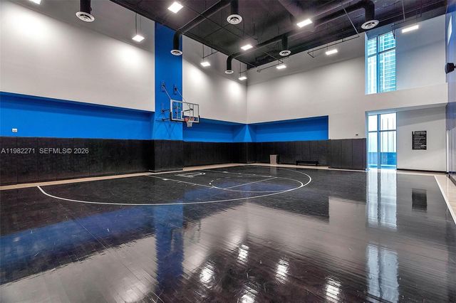 851 NE 1st Ave 2102, Miami, FL 33132