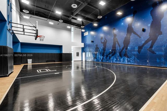 851 NE 1st Ave 2102, Miami, FL 33132