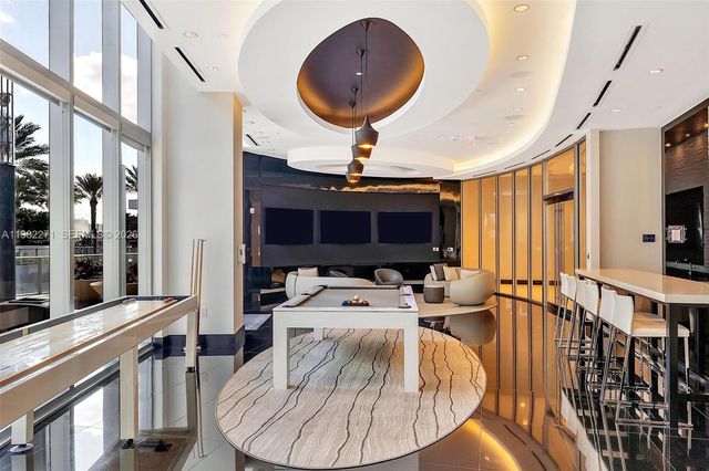 851 NE 1st Ave 2102, Miami, FL 33132