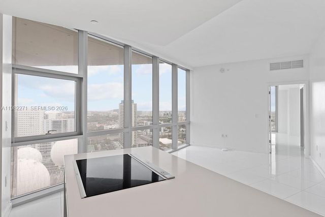 851 NE 1st Ave 2102, Miami, FL 33132