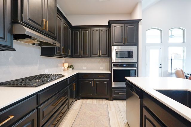9320 Meadowpark Drive, Denton, TX 76226