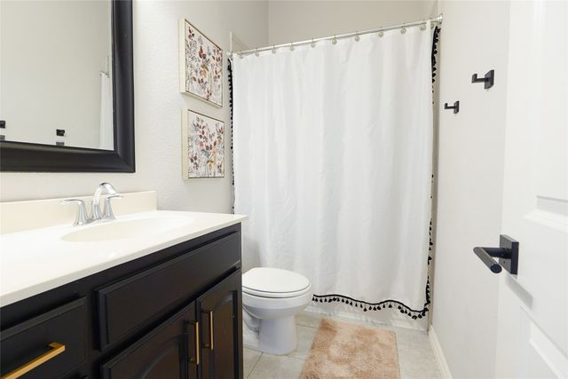 9320 Meadowpark Drive, Denton, TX 76226