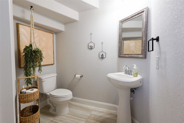 9320 Meadowpark Drive, Denton, TX 76226