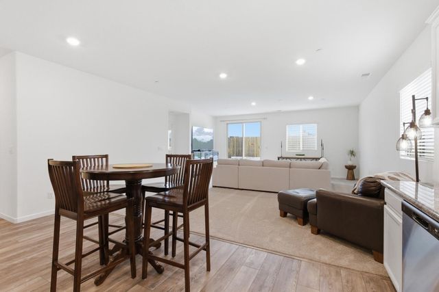5040 Limington St, Roseville, CA 95747