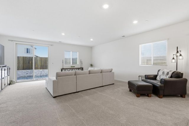 5040 Limington St, Roseville, CA 95747