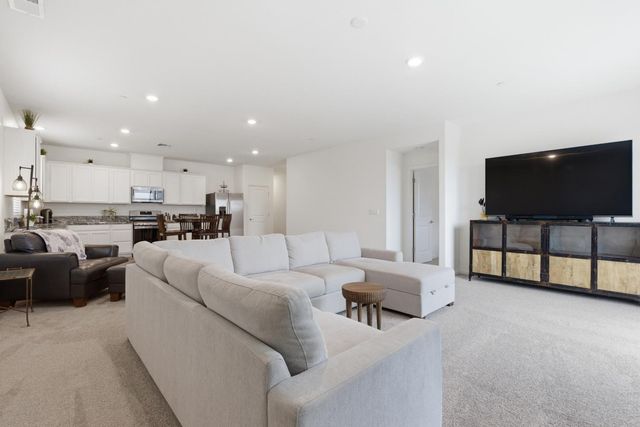 5040 Limington St, Roseville, CA 95747