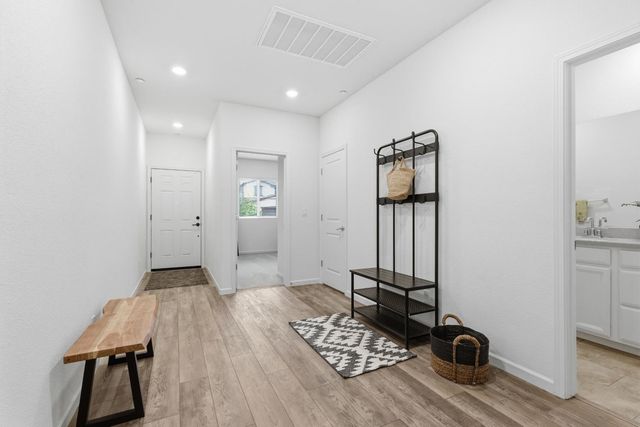 5040 Limington St, Roseville, CA 95747