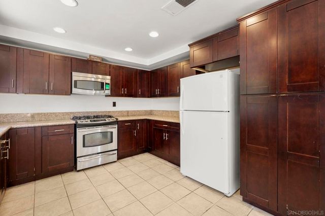 1280 Lancer Gln, Escondido, CA 92029
