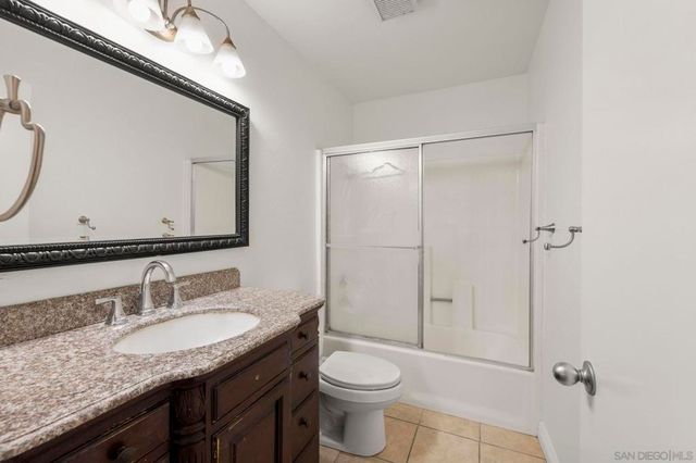 1280 Lancer Gln, Escondido, CA 92029