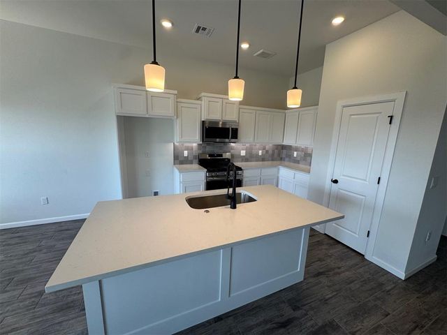 2715 Turtle Way, Midwest City, OK 73130