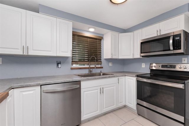 573 SKYLARK LANE NW, Port Charlotte, FL 33952