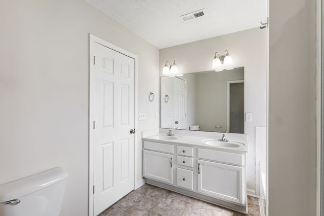 2785 Ridgepole Dr, Clarksville, TN 37040