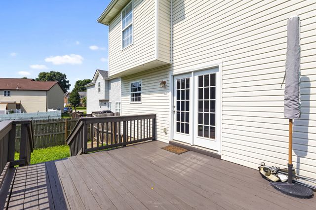 2785 Ridgepole Dr, Clarksville, TN 37040