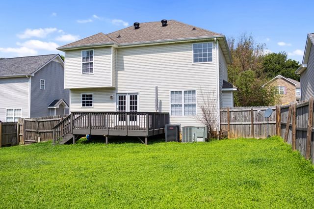 2785 Ridgepole Dr, Clarksville, TN 37040