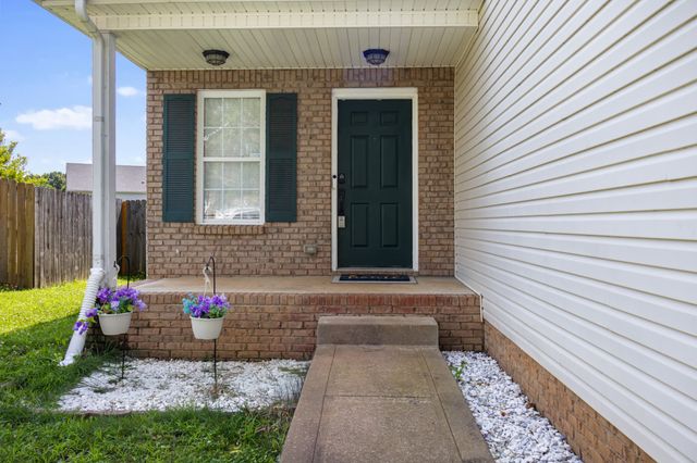 2785 Ridgepole Dr, Clarksville, TN 37040