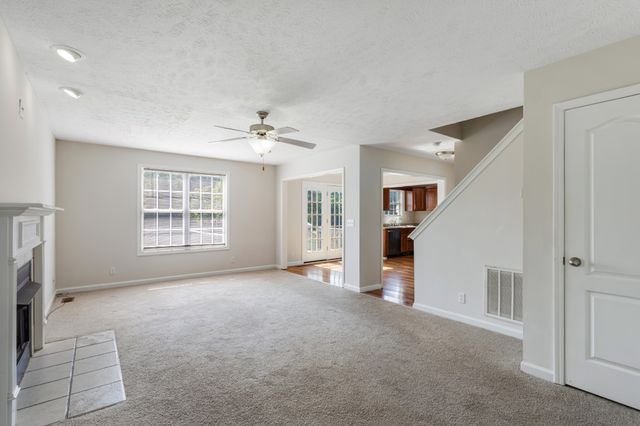 2785 Ridgepole Dr, Clarksville, TN 37040