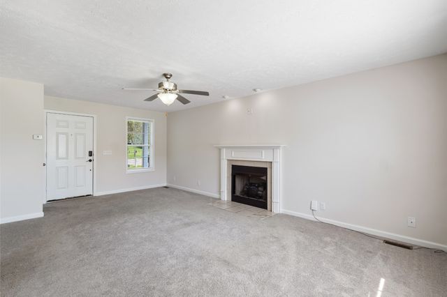 2785 Ridgepole Dr, Clarksville, TN 37040