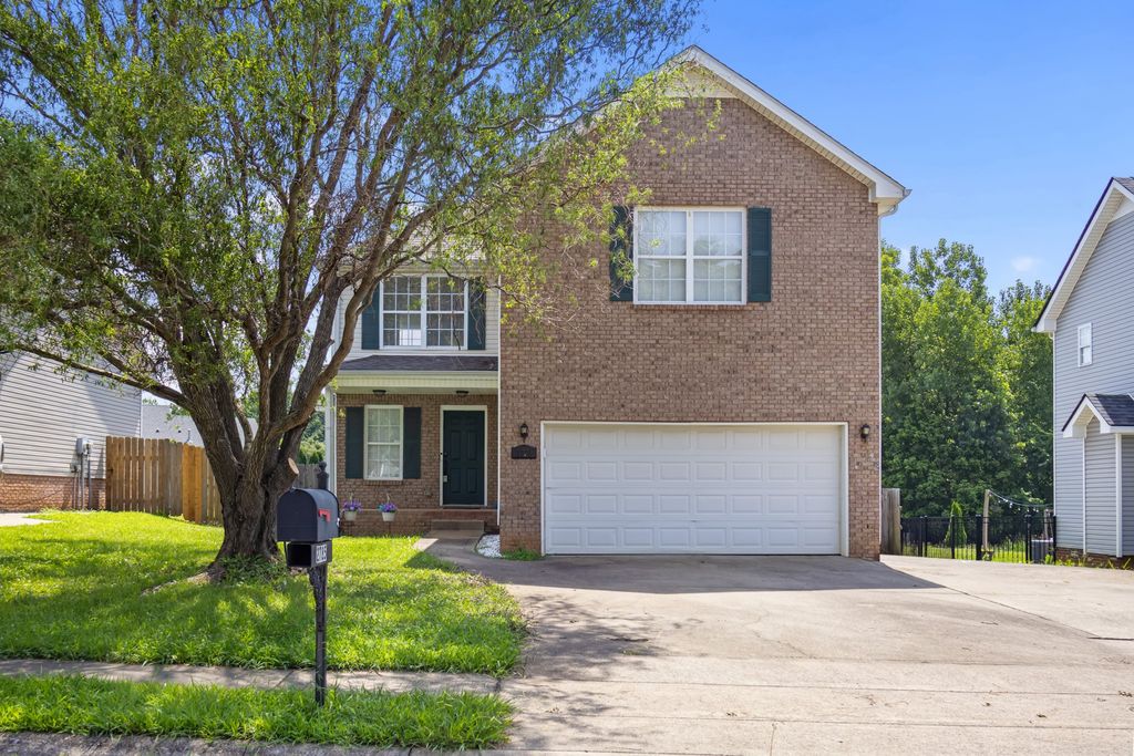 2785 Ridgepole Dr, Clarksville, TN 37040