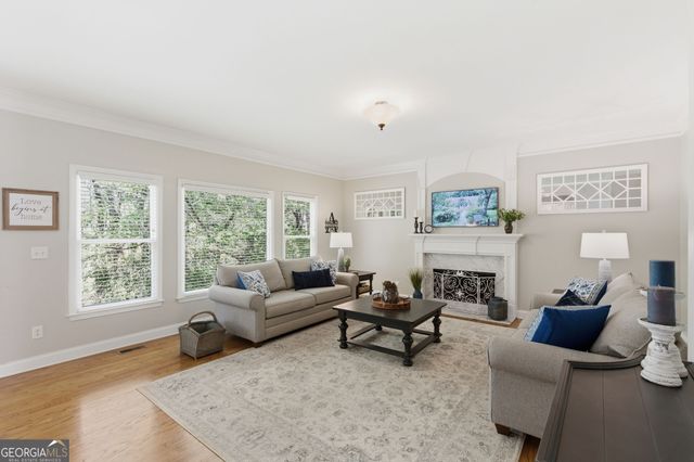 1112 Oakhurst Trail, Lawrenceville, GA 30043