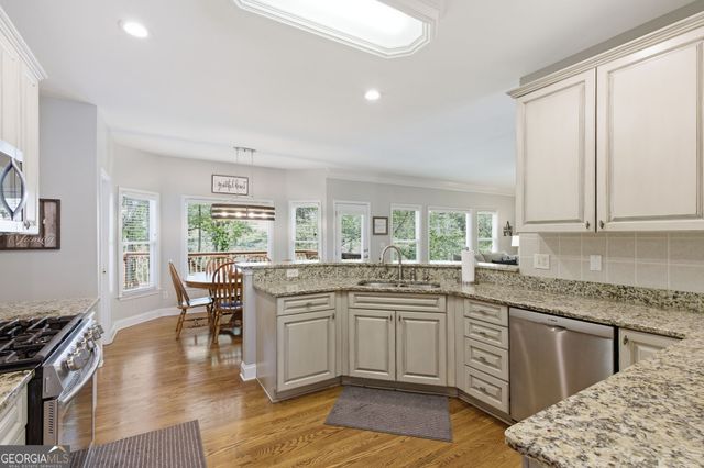 1112 Oakhurst Trail, Lawrenceville, GA 30043