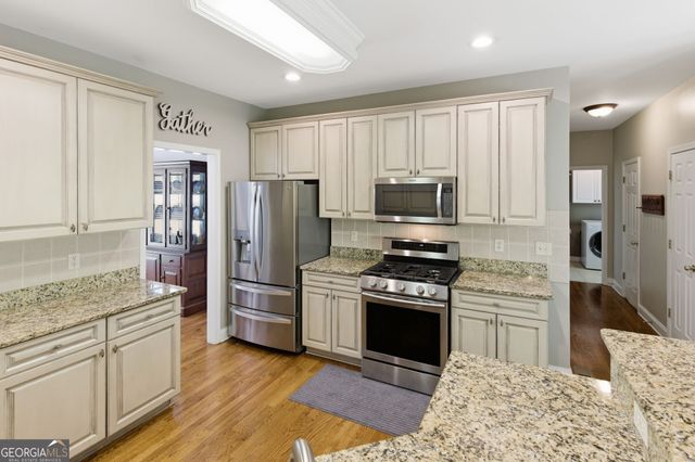 1112 Oakhurst Trail, Lawrenceville, GA 30043