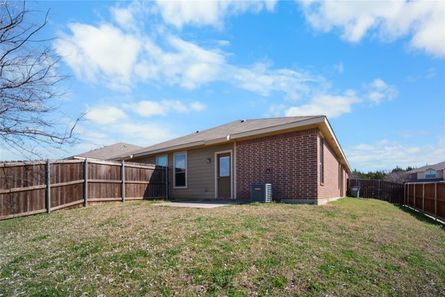 363 Armstrong Lane, Lavon, TX 75166
