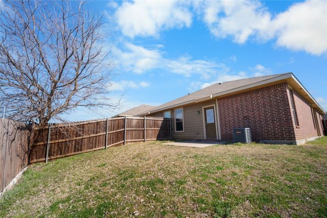 363 Armstrong Lane, Lavon, TX 75166