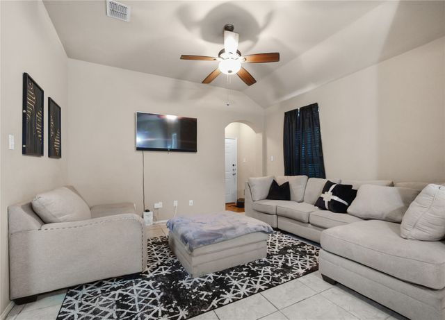 363 Armstrong Lane, Lavon, TX 75166