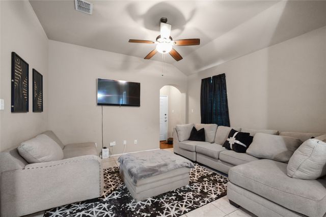 363 Armstrong Lane, Lavon, TX 75166