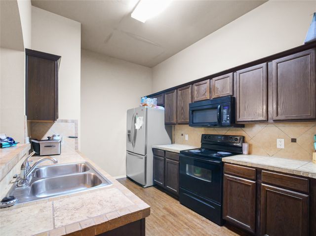 363 Armstrong Lane, Lavon, TX 75166
