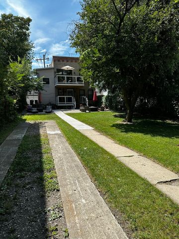 3144 N Spaulding Avenue 2, Chicago, IL 60618