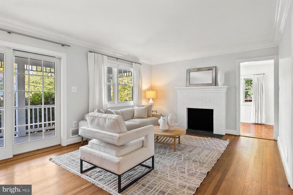 2647 WOODLEY PL, Falls Church, VA 22046