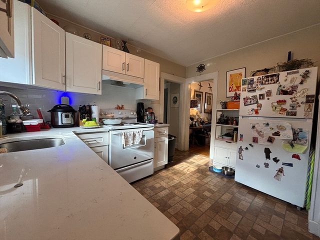 21 Glenellen Rd 1, Boston, MA 02132