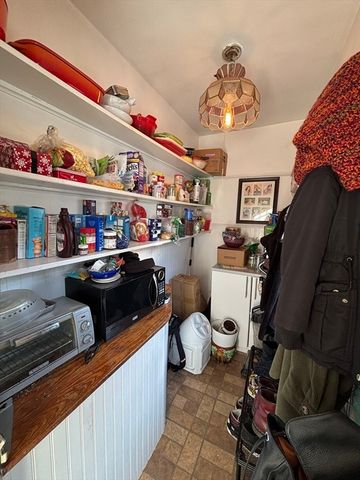 21 Glenellen Rd 1, Boston, MA 02132