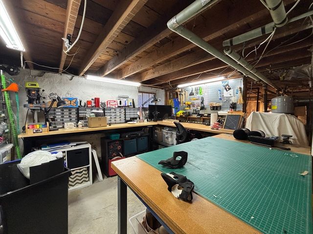 21 Glenellen Rd 1, Boston, MA 02132