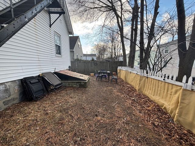 21 Glenellen Rd 1, Boston, MA 02132