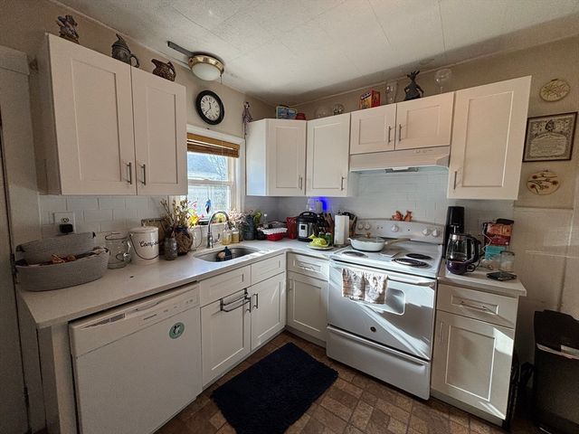 21 Glenellen Rd 1, Boston, MA 02132